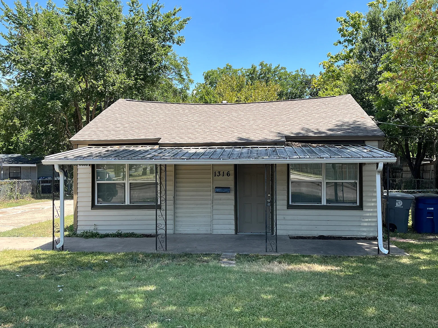 4 bed, 1040 sqft, $1,775 — Photo 3