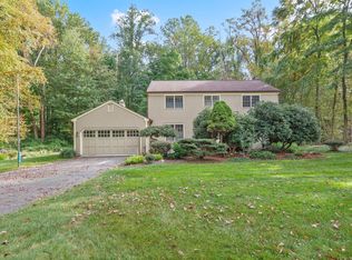 48 Canoe Brook Rd, Trumbull, CT 06611