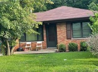 7000 Winchester Dr, Saint Louis, MO 63121