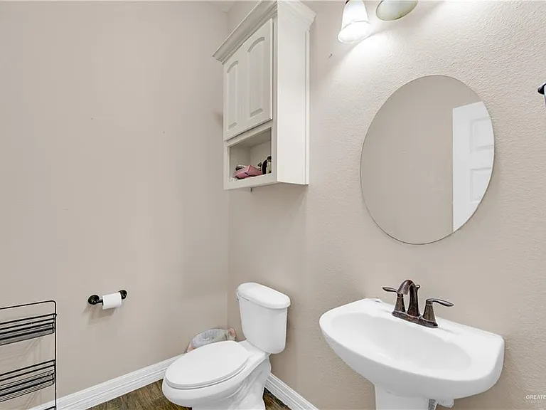 2410 Colvin Ave — Photo 21