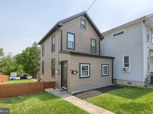 712 State St, Lemoyne, PA 17043