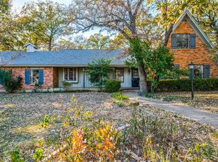 1013 Circle Ln, Bedford, TX 76022