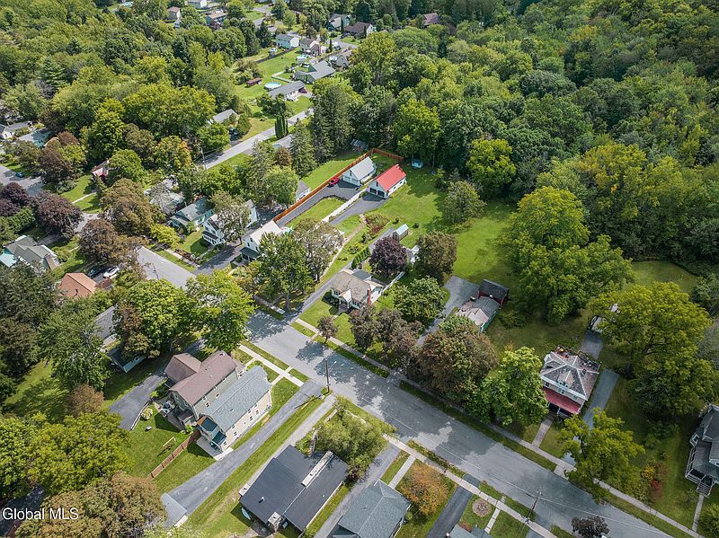 3rd image of 72 McLean Street