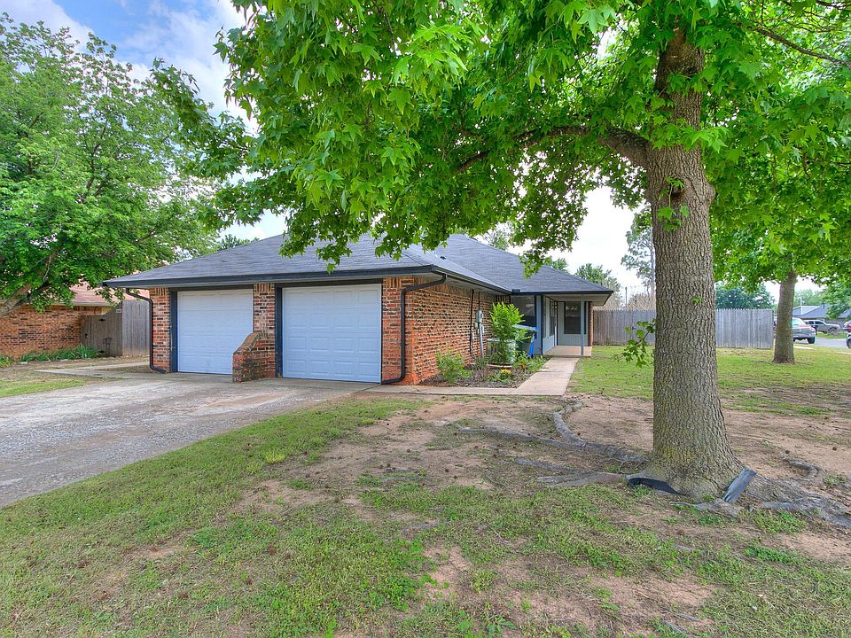 1st image of 1706 Hillcrest Dr #1