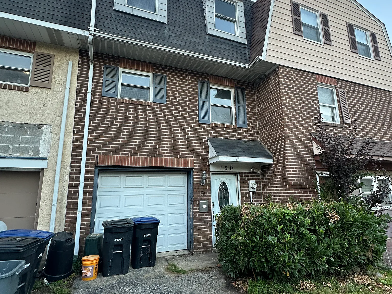 3 bed, 1.5 bath, 1500 sqft, $3,000 — Photo 1