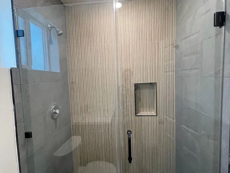 1185 N Kenmore Ave #27 — Photo 8