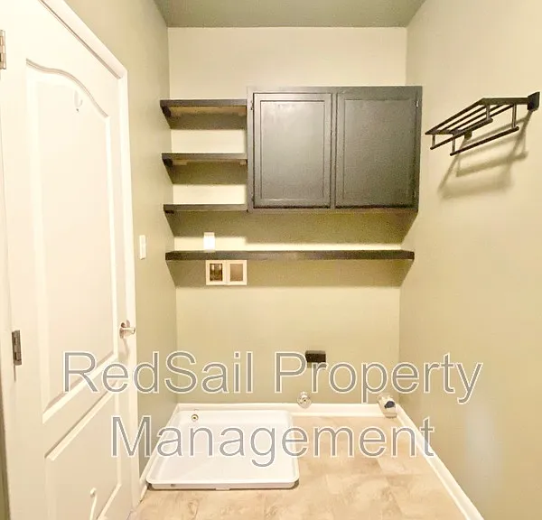 216 S 2nd St — Photo 21