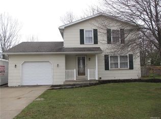 1906 Creekside Dr, Grand Island, NY 14072