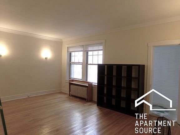 3rd image of 1047 W North Shore Ave APT 1S