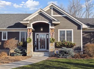 3661 Lerive Way, Chaska, MN 55318