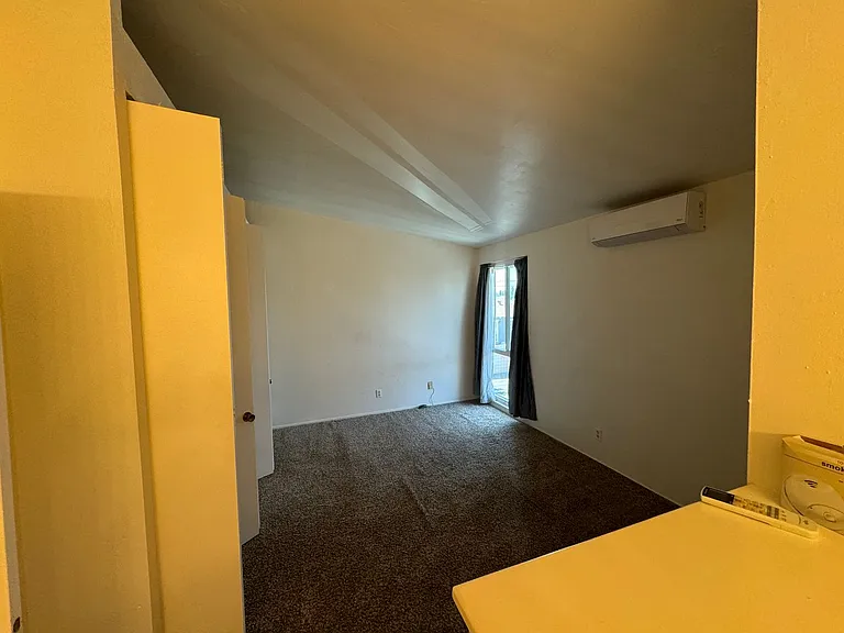 540 Oakdale Ln #J — Photo 3