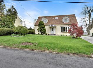 27 Whitman Rd, Yonkers, NY 10710