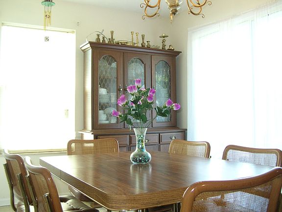 Cozy dining area is perfect for meal time!