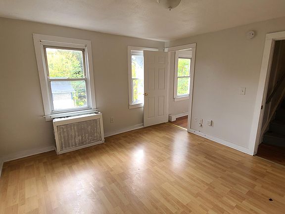 3rd image of 62 Schneider Ave