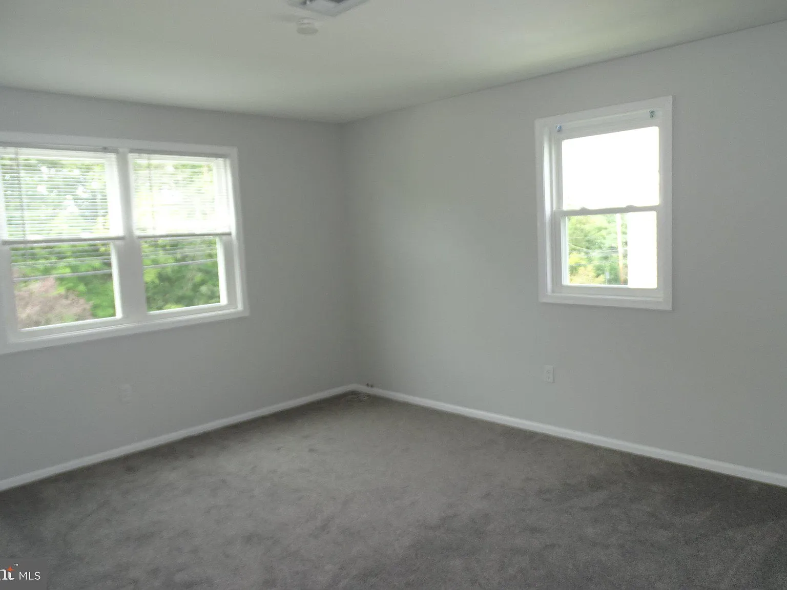 2 bed, 1.0 bath, 2046 sqft, $2,250 — Photo 3
