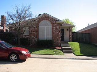 718 Ashbrook Dr, Desoto, TX 75115