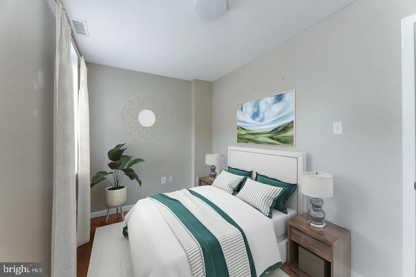 2 bed, 1.0 bath, 1030 sqft, $1,800 — Photo 1