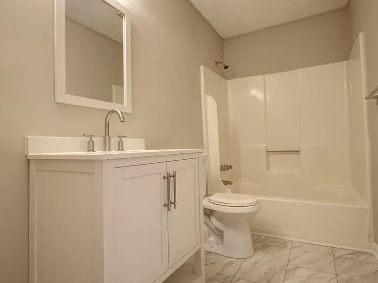 925 Westland Dr SW — Photo 4