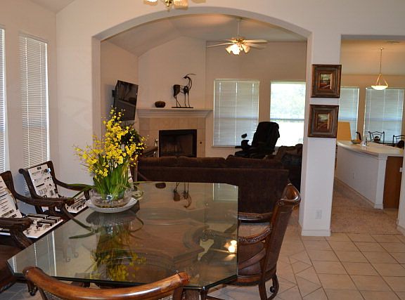 4th image of 1790 Oak Gln