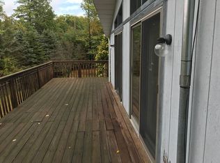170 E Maheli Dr, Dingmans Ferry, PA 18328
