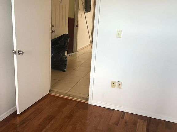 5th image of 1009 New York Ave APT 3