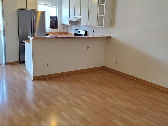 4th image of 18530 Hatteras St Unit 316