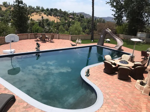 22740 Macfarlane Dr, Woodland Hills, CA 91364