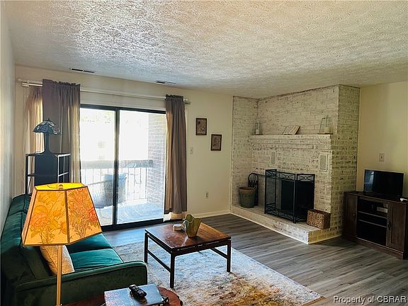 2nd image of 4004 Governors Sq #11