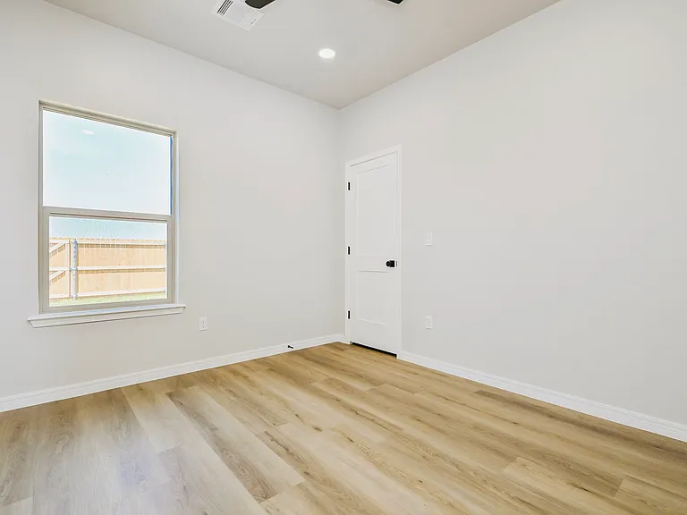 19150 Mid Country Blvd #1-4 — Photo 9