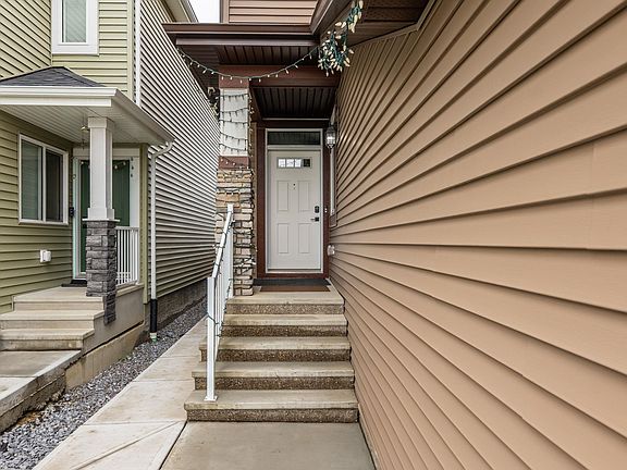 4th image of 5110 23a Ave SW