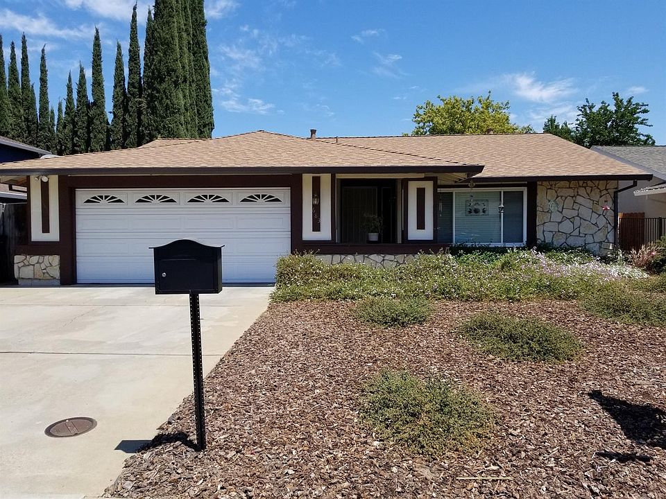 2nd image of 683 Los Lunas Way