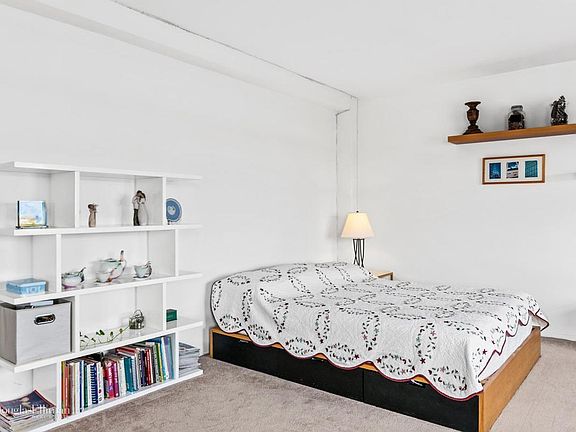 4th image of 80 La Salle St APT 21E