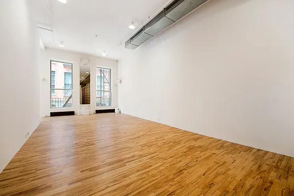 Rented by CORE | media 7