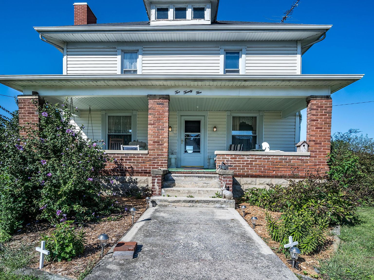 225 S Main St, New Holland, OH 43145 Zillow