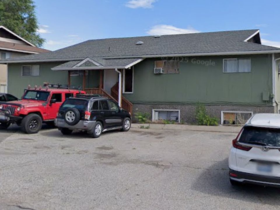 1st image of 410 7th St NE #4