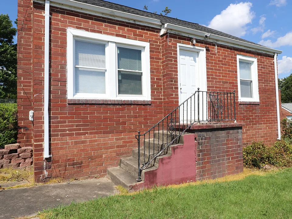 222 E Ravine Rd