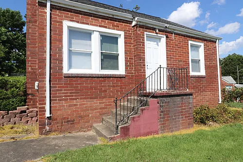 222 E Ravine Rd Photo 1