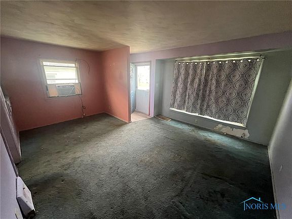 4th image of 4402 Vermaas Ave