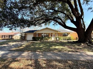 1805 Venus Dr, Bossier City, LA 71112