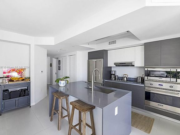 4th image of 9821 E Bay Harbor Dr APT 801