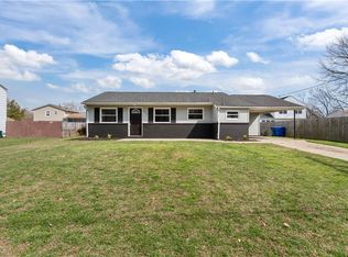 404 Pelican Ln, Virginia Beach, VA 23452