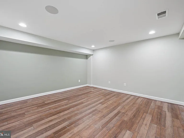 110 Bedrock Dr — Photo 35