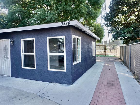 5th image of 9424 Rose St #B