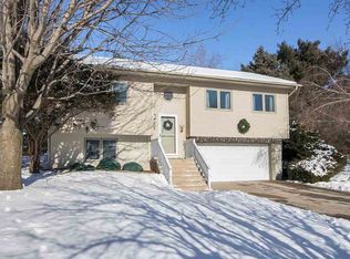 1919 Farrel Dr, Coralville, IA 52241