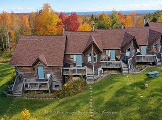 1945 Nottawasaga Dr #10, Essa, ON L0M1B0