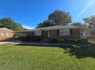 801 Glensford Dr, Fayetteville, NC 28314