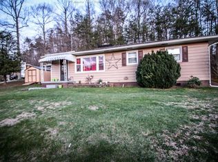 115 Revere Rd, Hurricane, WV 25526
