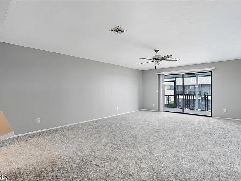 1203 SW 48th Ter #202 — Photo 7