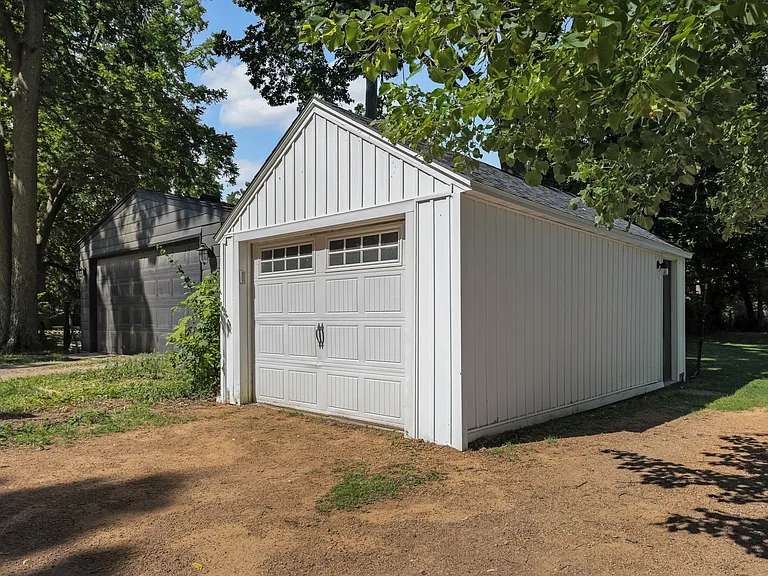 1385 Arbor St — Photo 28