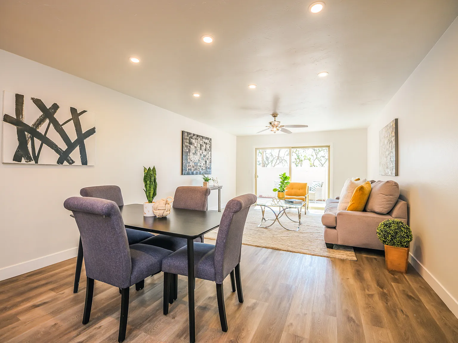 2 bed, 936 sqft, $4,050 — Photo 2